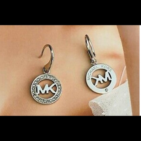 Michael Kors logo earrings - Picture 11 of 13